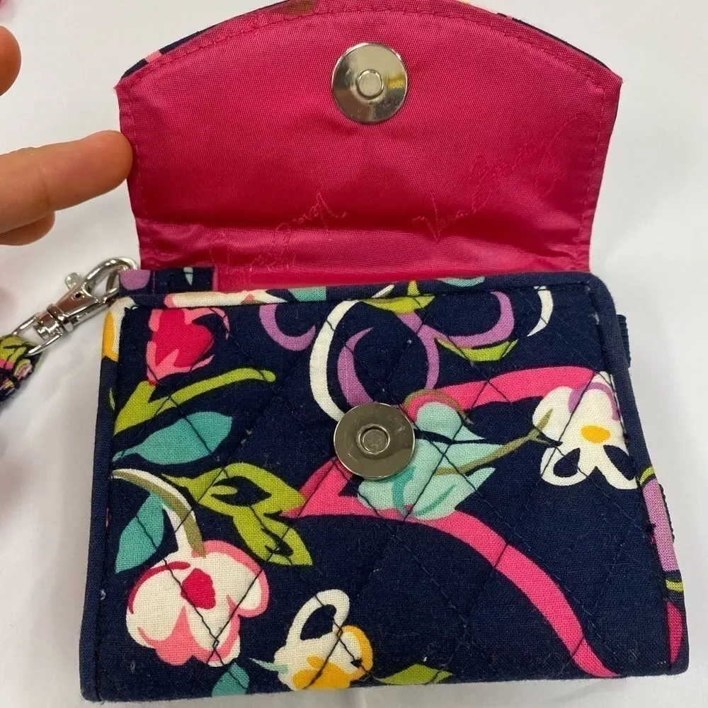VERA Bradley‎ floral compact wallet wristlet